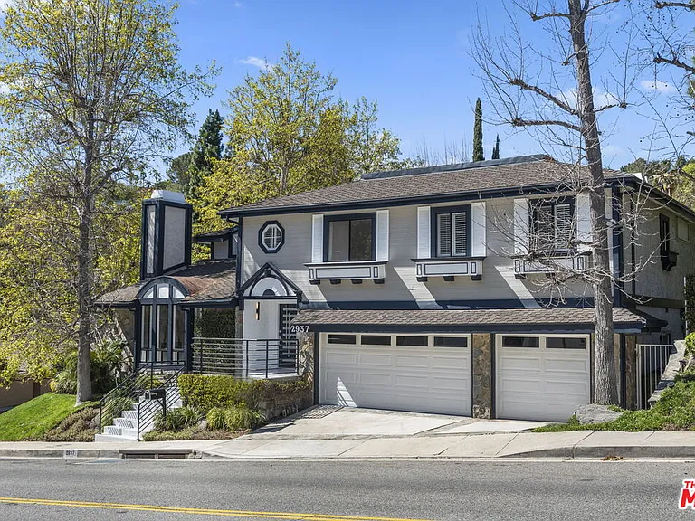 2937 Deep Canyon Dr — Photo 3
