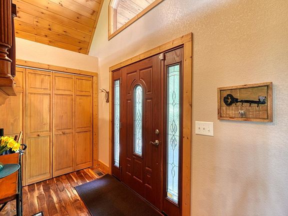 3rd image of 855 Smokey Hollow Dr