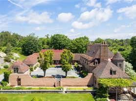 216 Gray Craig Rd, Middletown, RI