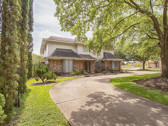 2nd image of 2317 Peyton Pl