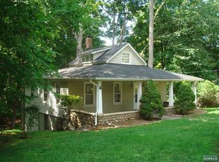 1114 High Mountain Rd, Franklin Lakes, NJ 07417