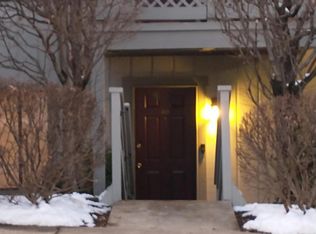 2285 Hunters Run Dr, Reston, VA 20191