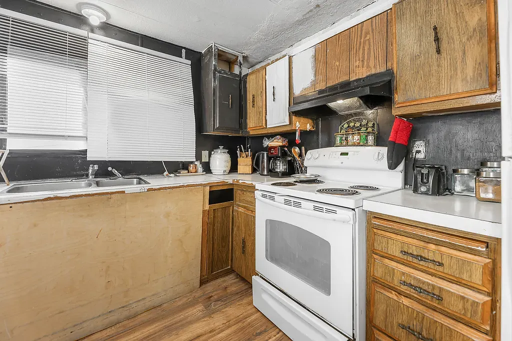 2 bed, $750 — Photo 3