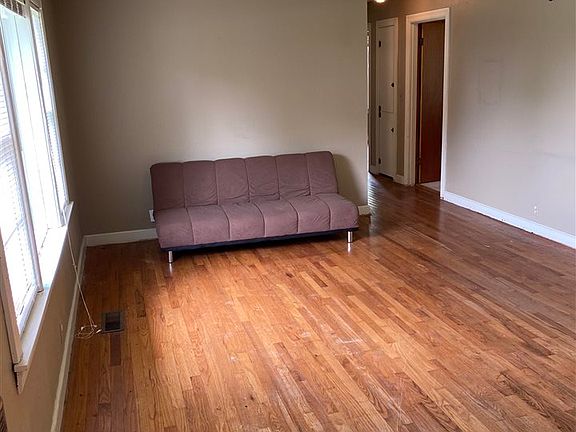 5th image of 793 E Park St