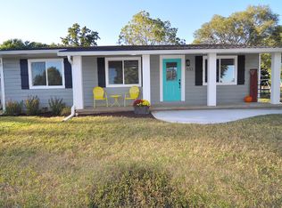 653 Delaware Dr, Ozawkie, KS 66070