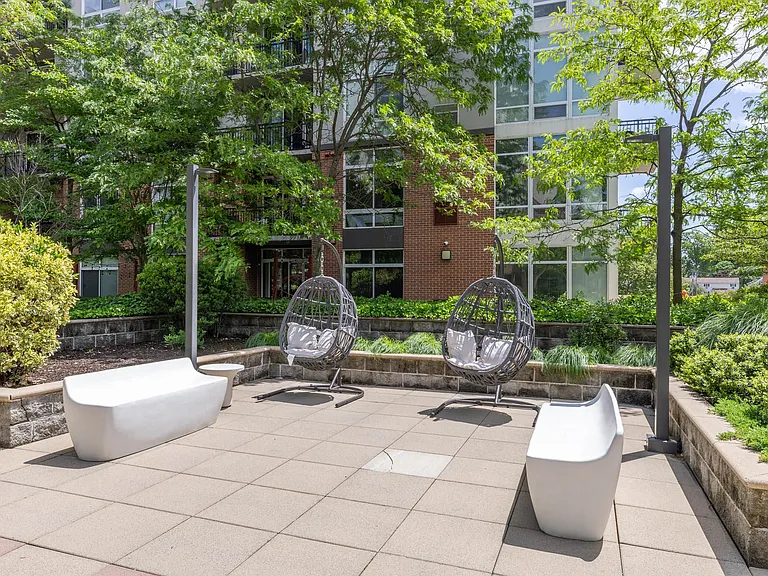 Postmark Apartments — Photo 8