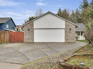 564 SW 26th St, Troutdale, OR 97060