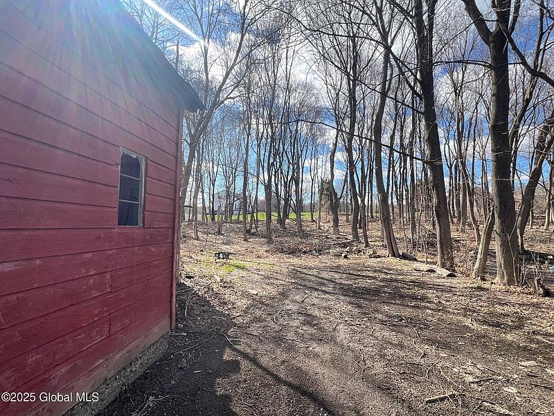 5th image of 2678 New Scotland Road
