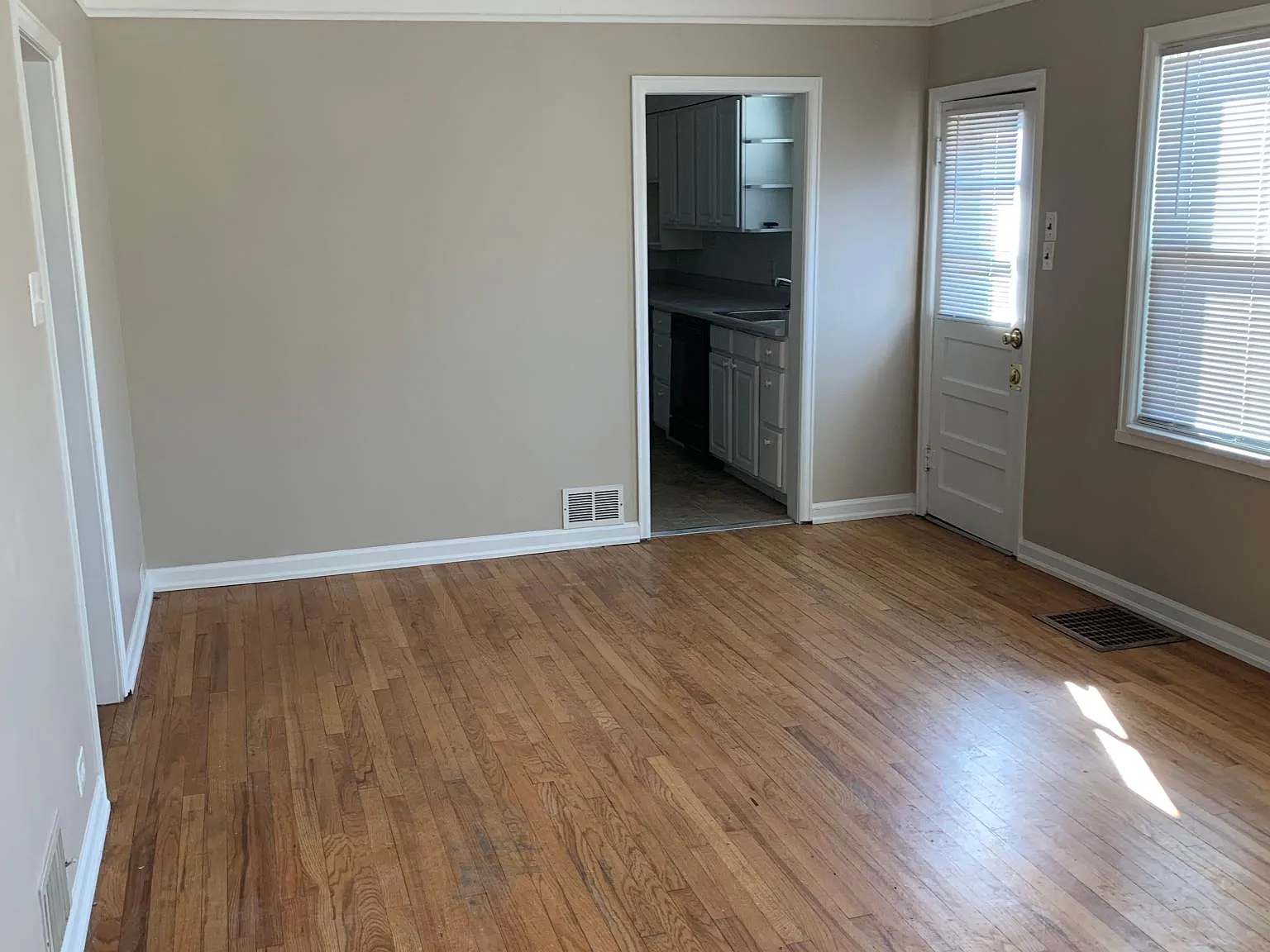 2230 S Franklin St — Photo 4