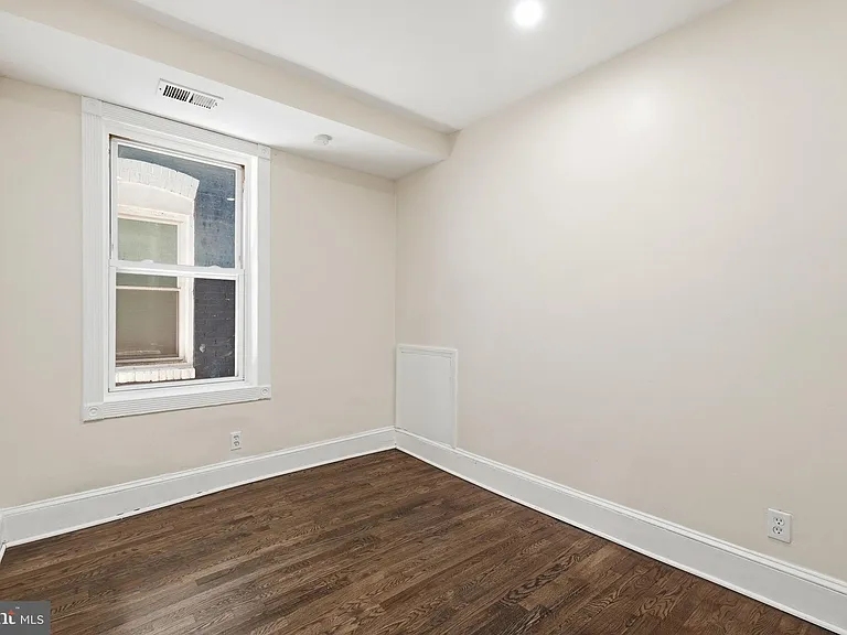 1038 6th St NE #101 — Photo 12