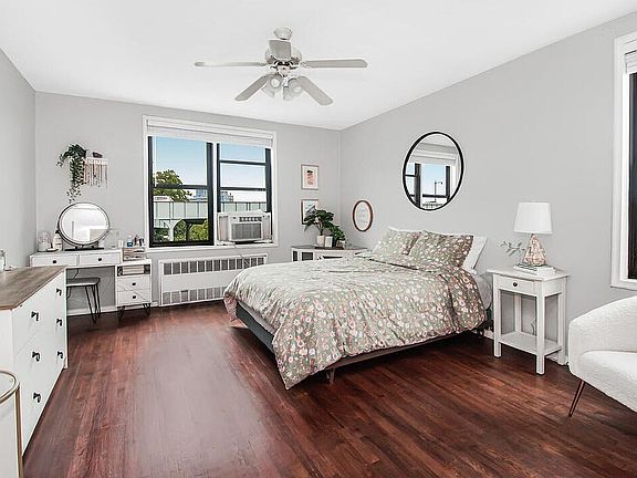 5th image of 2550 Independence Ave APT 4M