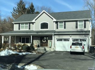 1 Roberts Rd, Montvale, NJ 07645