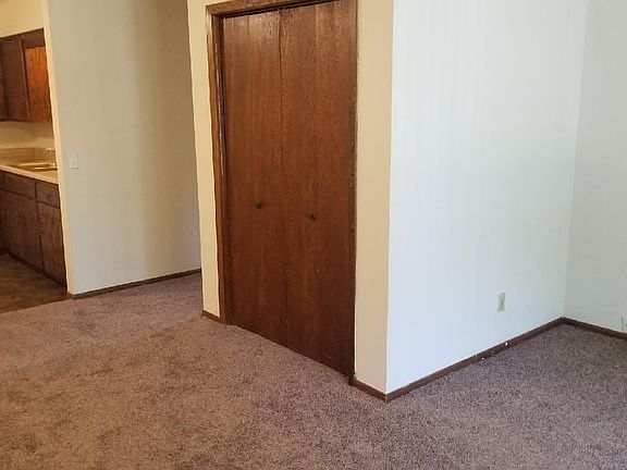 5th image of 236 N Jefferson St #2