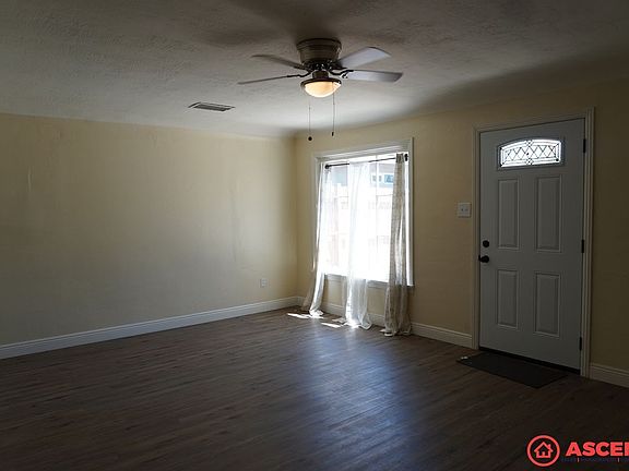 3rd image of 1106 Wilson Ave