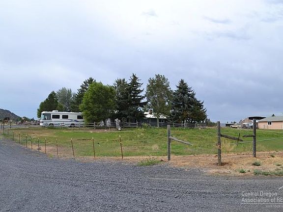 2nd image of 2485 NE Quail Valley Ln