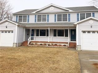 928 Oldfield Rd, Fairfield, CT 06824