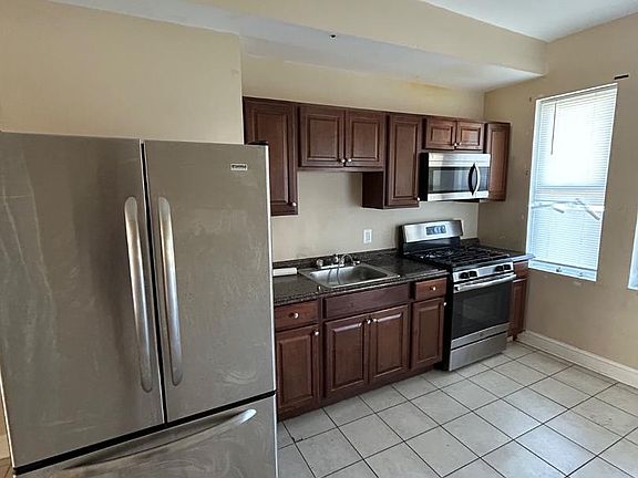 4th image of 2104 Penrose Ave