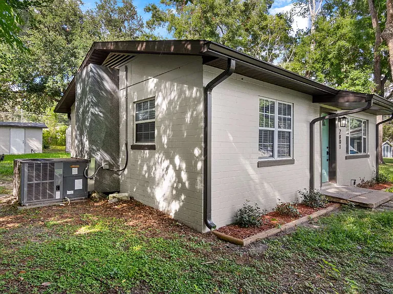 2801 SE 28th Rd — Photo 40