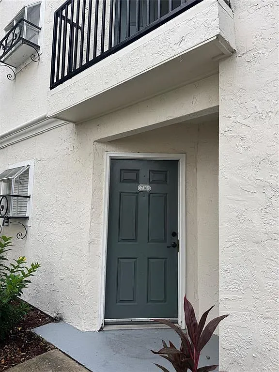 2 bed, 1.5 bath, 919 sqft, $1,600 — Photo 4