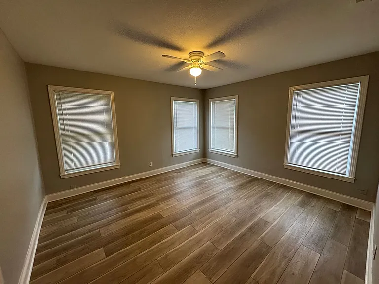 1309 Sunset St — Photo 4