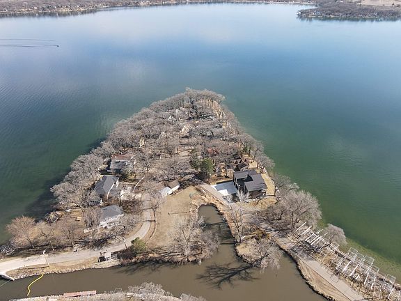 5th image of 2422 Burr Oak Rd