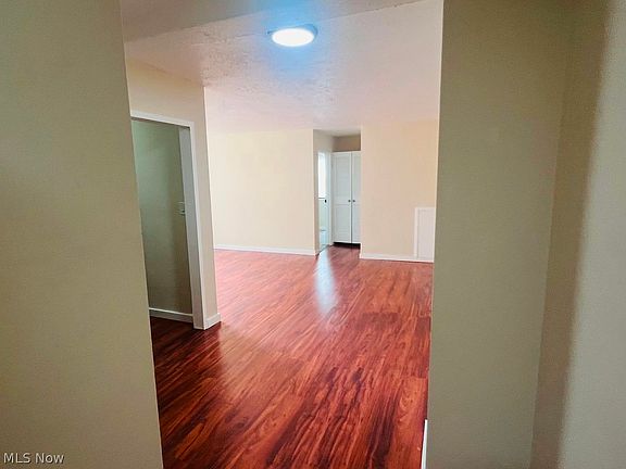 3rd image of 11720 Edgewater Dr APT 908