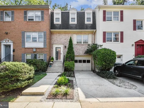 2-2A W Chapman St, Alexandria, VA 22301