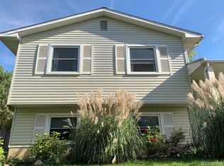 5162 Old Franklin Rd, Grand Blanc, MI 48439