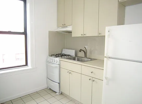 Rented by City Connections Realty | media 17