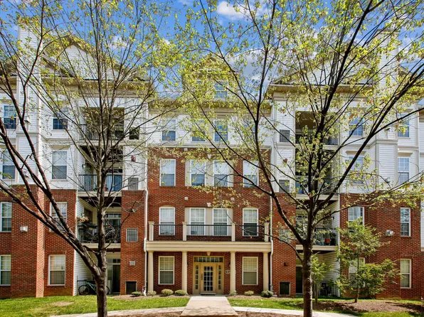 11506 Sperrin Cir Unit 405, Fairfax, VA 22030