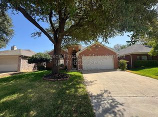 6916 Indiana Ave, Fort Worth, TX 76137