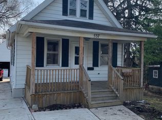 537 Bird St, Elgin, IL 60123