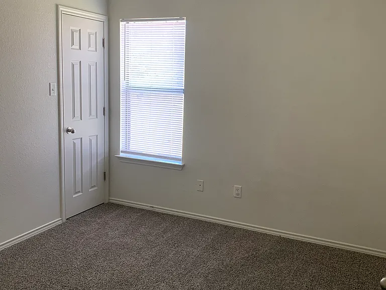 2706 Ashley Dr — Photo 14