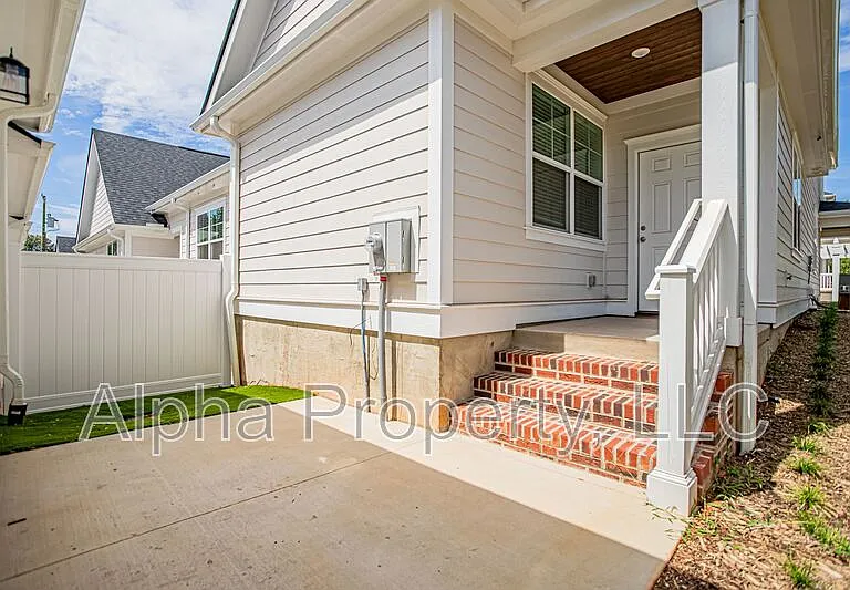 121 Remount Way — Photo 24