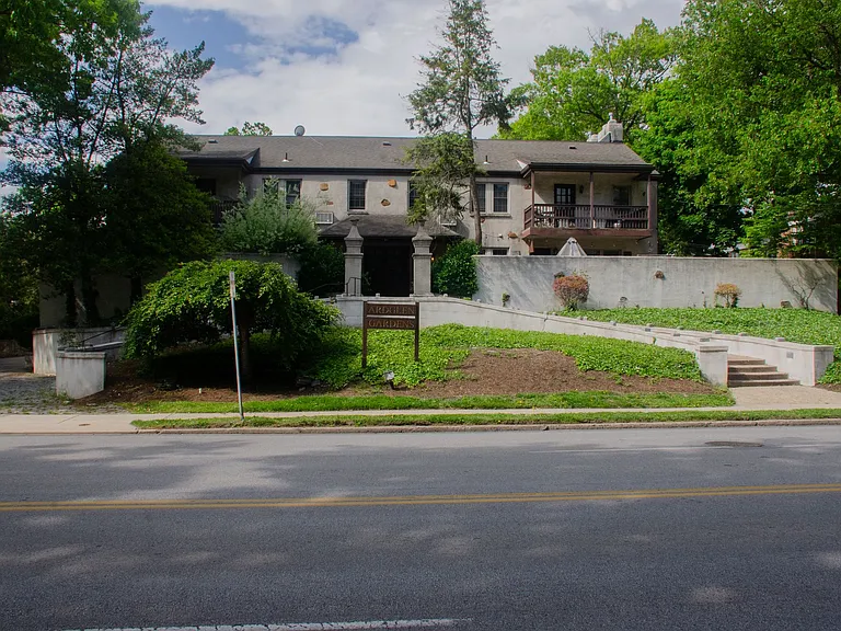 16 W Montgomery Ave — Photo 4