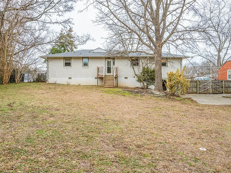 539 Northcrest Dr — Photo 8