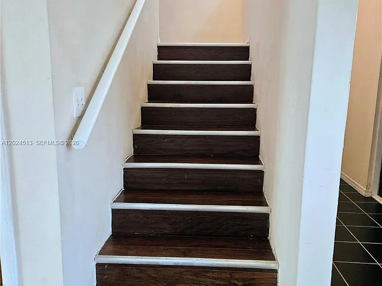 854 SW 8th Pl — Photo 10