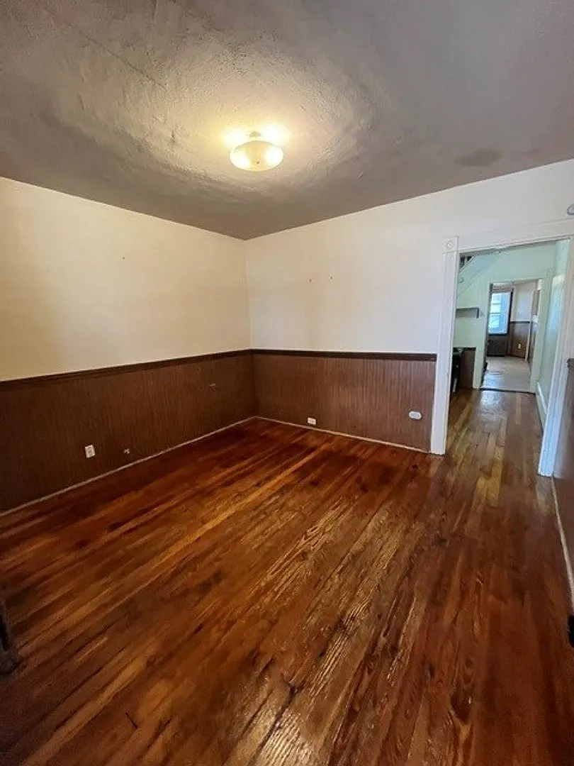 3 bedroom 1 bathroom — Photo 2