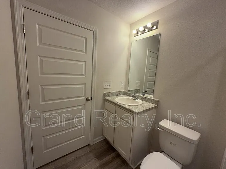 5431 Peach Dr — Photo 18