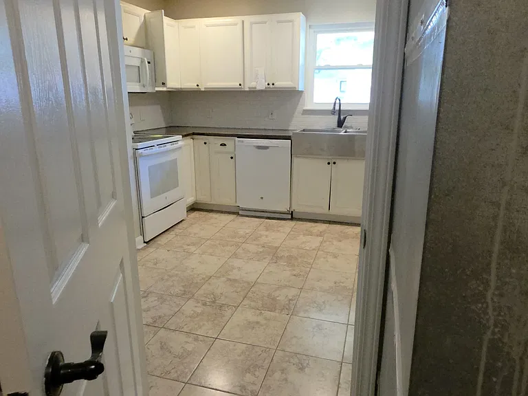 609 Fenley Ave — Photo 12