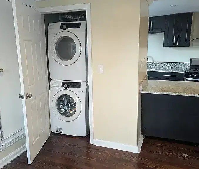 77 Whitney Ave #4 — Photo 3