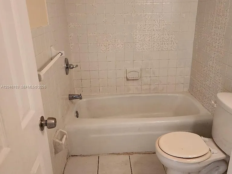 4147 NW 19th St #4147 — Photo 2