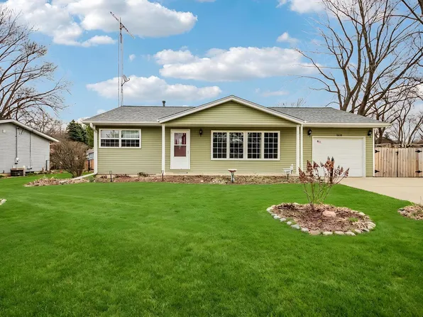 1618 Pine Trl, Sycamore, IL 60178