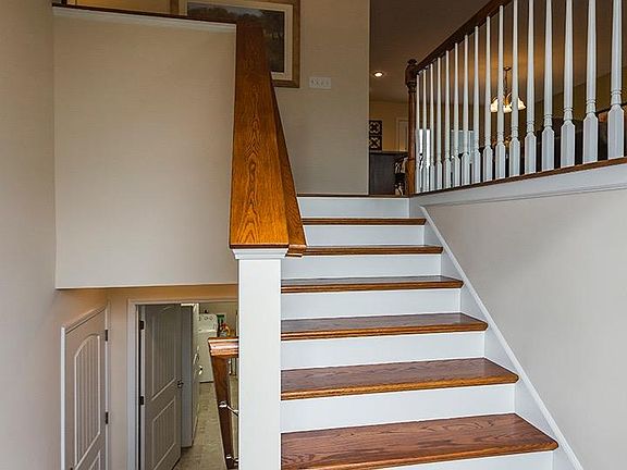 5th image of 313 Wilshire Way