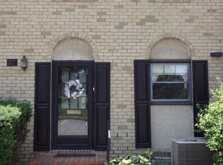 27 Chiara Ct, Towson, MD 21204