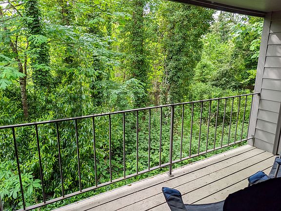 2nd image of 6745 SW Scholls Ferry Rd APT 38