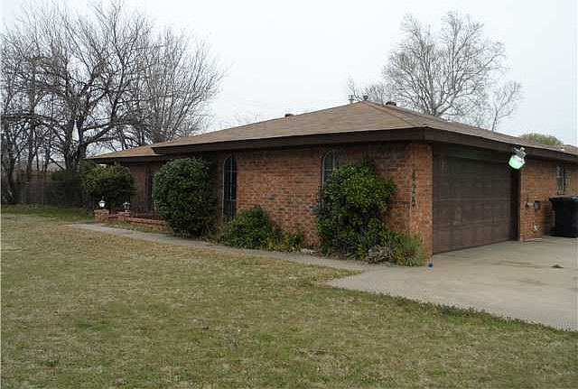 2nd image of 425 SW 62nd St