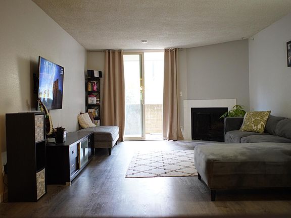 4th image of 332 Philip Dr APT 109
