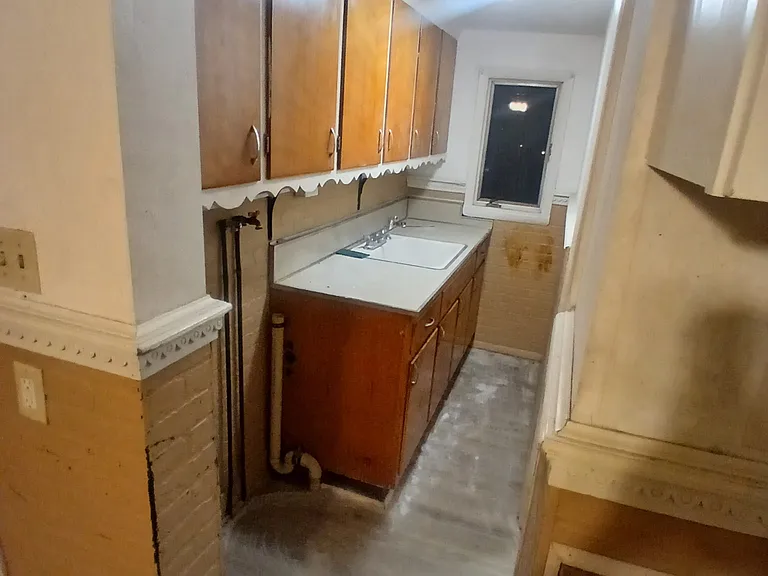 303 E Grove St #2 — Photo 6