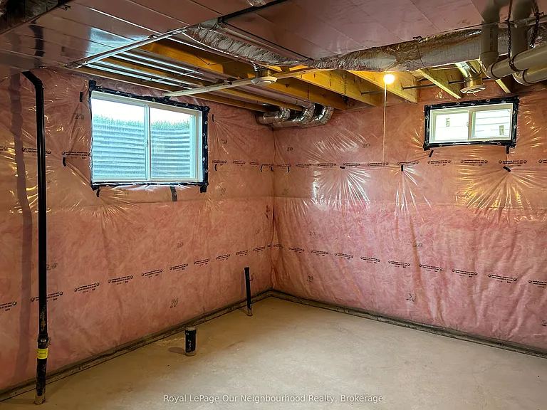 484 Joseph Gale St — Photo 23
